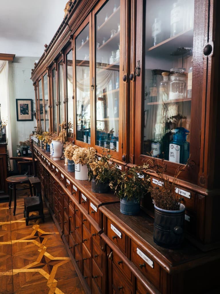 Glass cabinet