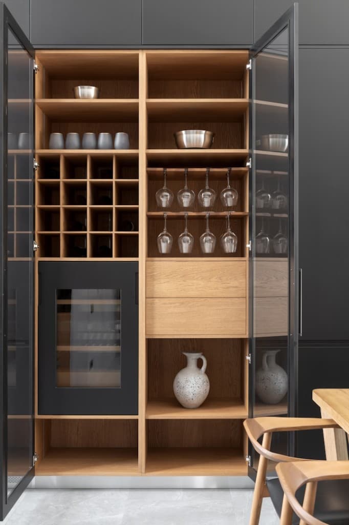 Glass cabinet